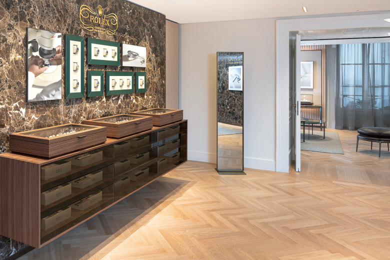 Store image